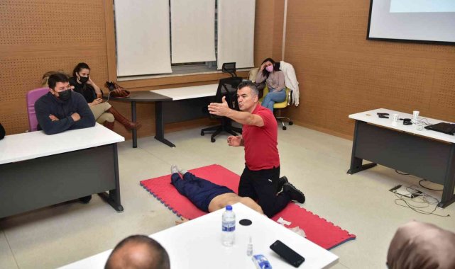 Kepez Belediyesi personeline ilkyardım eğitimi