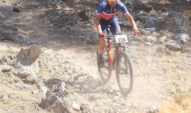 Kepez'de 120 dakika dağ bisikleti yarışı