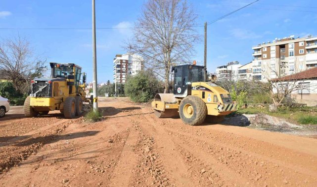 Kepez'de yol yapım çalışması