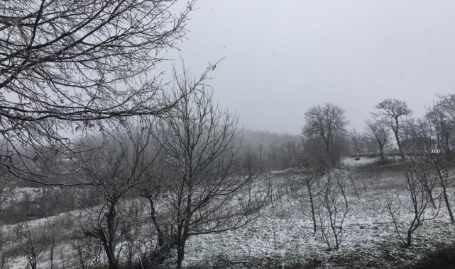 Kepsut&#039;ta kar yağışı başladı