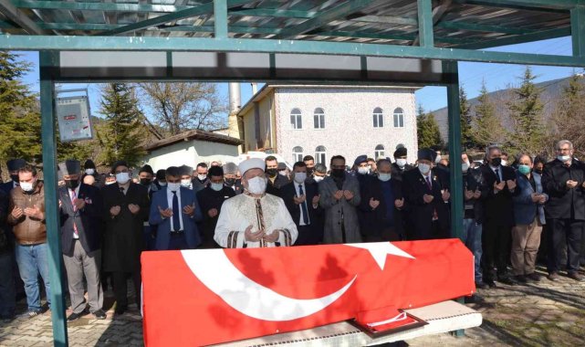Kıbrıs Gazisi son yolculuğuna resmi törenle uğurlandı
