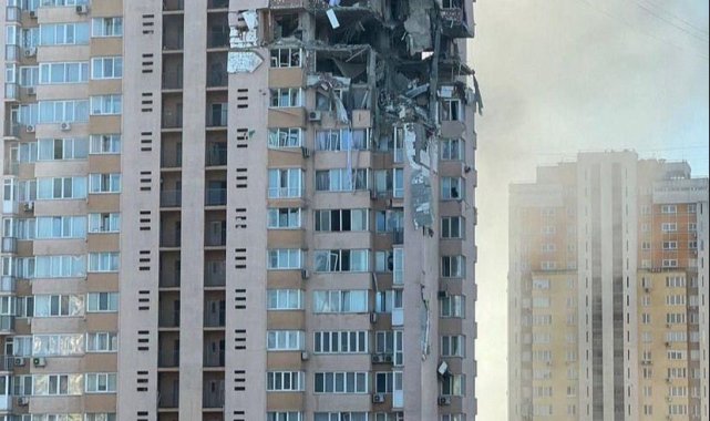 Kiev&#039;de binaya bomba düştü