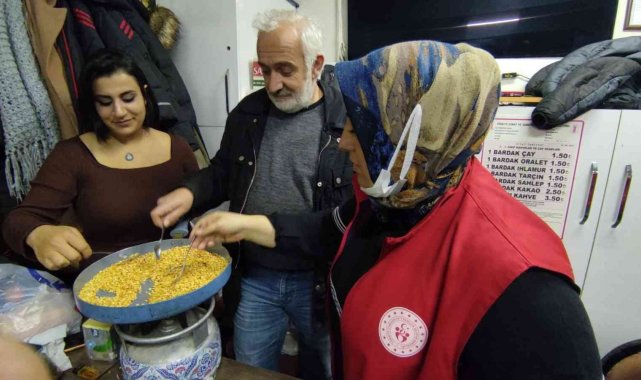 Kıraathaneler aslına dönüşüyor