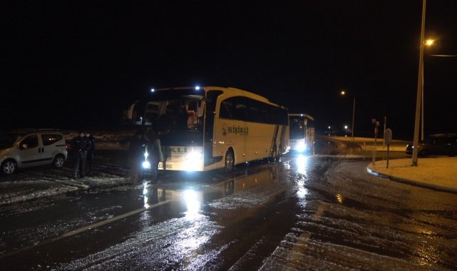 Kırklareli&#039;de kar yağışı etkisini arttırdı