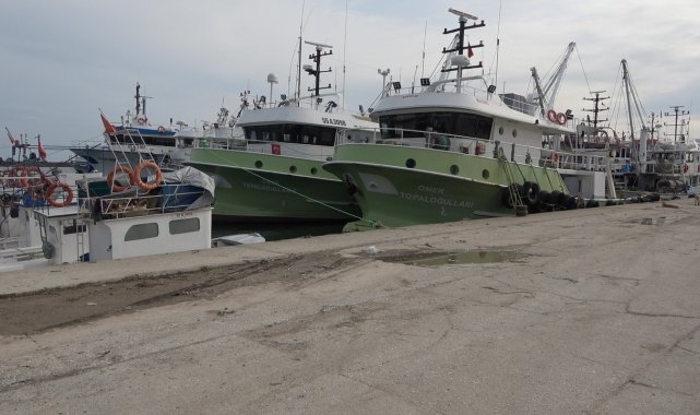 Kırklareli'nde balıkçılar hava muhalefeti sebebiyle denize açılamıyor