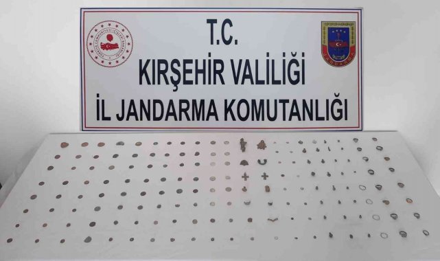 Kırşehir'de şüphe üzerine durdurulan araçtan tarihi eser çıktı