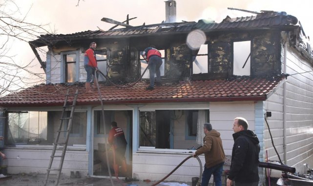 Kış günü evsiz kaldılar