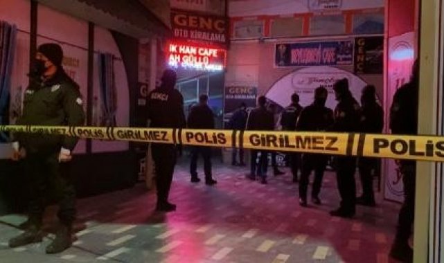 Kız arkadaşıyla tartışıp kafasına silah dayamıştı, 4 saat sonra ikna edildi