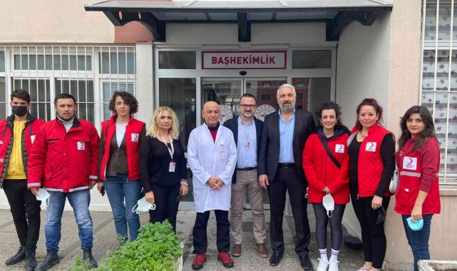 Kızılay'dan annelere sevgi bohçası