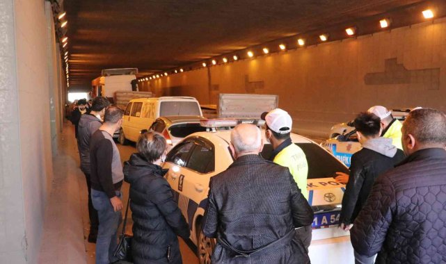 Kocaeli'de 7 aracın karıştığı zincirleme kaza meydana geldi