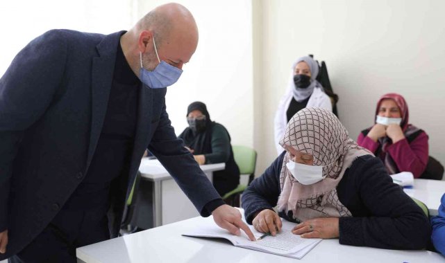 Kocasinan'da kadınların okuma yazma azmi