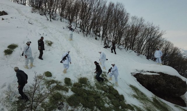 Komandolar yaban hayvanlarını unutmadı, doğaya yem bıraktı