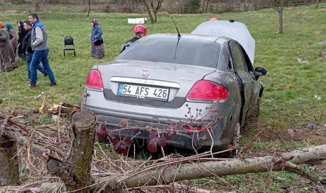 Kontrolden çıkan otomobil tarlaya uçtu: 1 yaralı