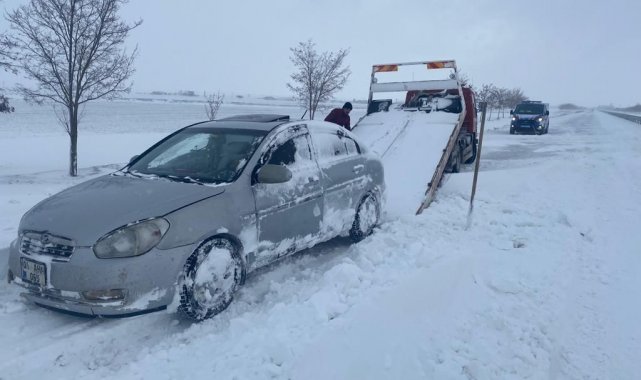 Konya'da yollarda mahsur kalan 265 kişi ve 131 araç kurtarıldı