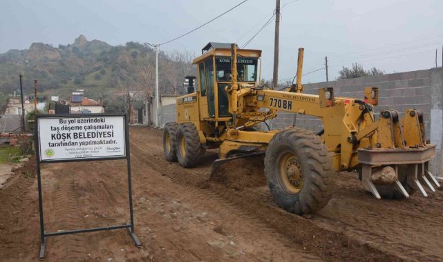 Köşk'te yol tesviye çalışmaları devam ediyor