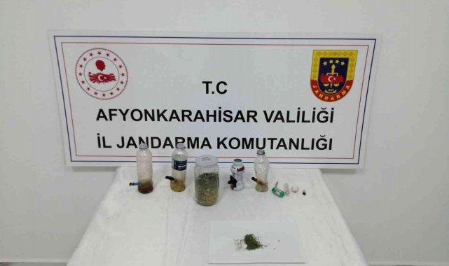 Köy odasına uyuşturucu baskını: 4 gözaltı