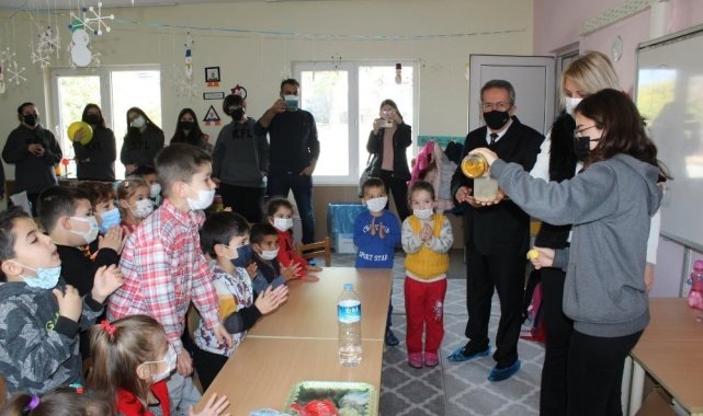 Köyceğiz Fen Lisesi öğrencilerinden miniklere ziyaret