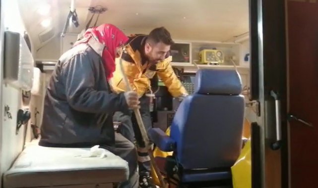 Köyde mahsur kalan hasta 4 saatlik çalışmayla kurtarıldı