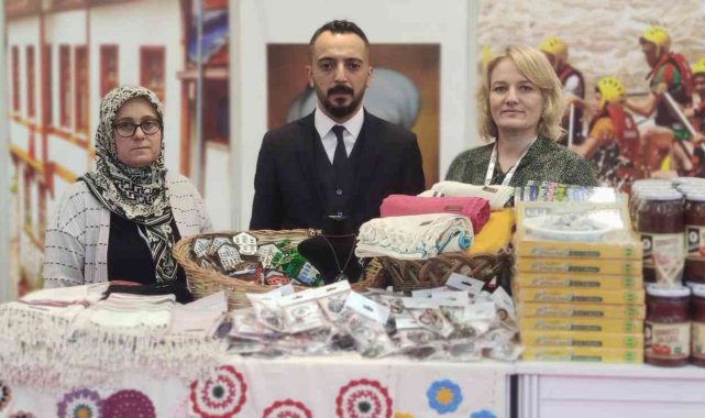 Kültür ve Turizm Bakanı Mehmet Nuri Ersoy, Bilecik standına ziyaret etti