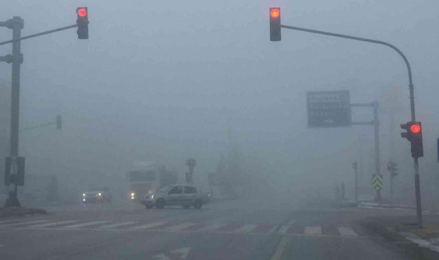 Kulu'da sis nedeniyle görüş mesafesi düştü