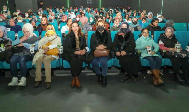 Kursiyerlere ücretsiz sinema sürprizi