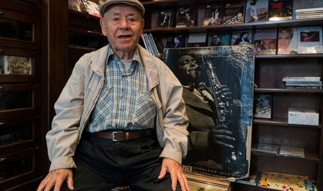 Kuşadalı ünlü müzisyen Falay hayatını kaybetti