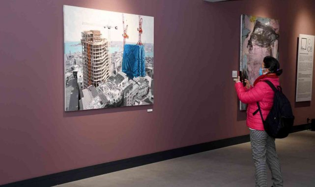 Kuşadası'nda karma resim sergisi