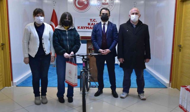 LGS&#039;de derece alan öğrenciler ödüllendirildi