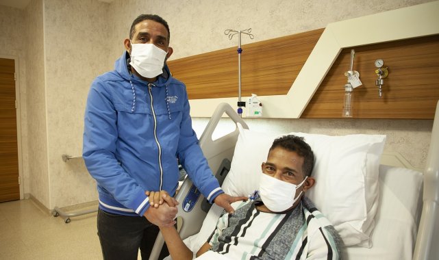 Libyalı kardeşler şifayı İzmir'de buldu