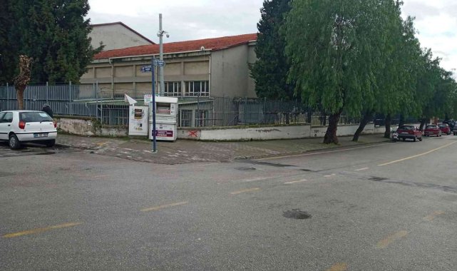 Liselilerin kavgasında kan aktı