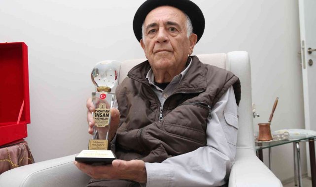 Lületaşının yaşayan çınarı, Cumhurbaşkanı Erdoğan&#039;dan ödül aldı