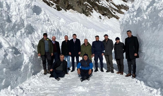 Macahel'de kar kalınlığı 3 metreyi buldu