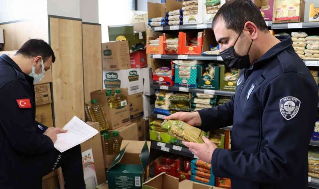 Maltepe'de marketler birer birer denetlendi