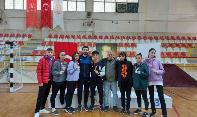 Manisa BBSK'nın karatecileri 5 madalyayla döndü