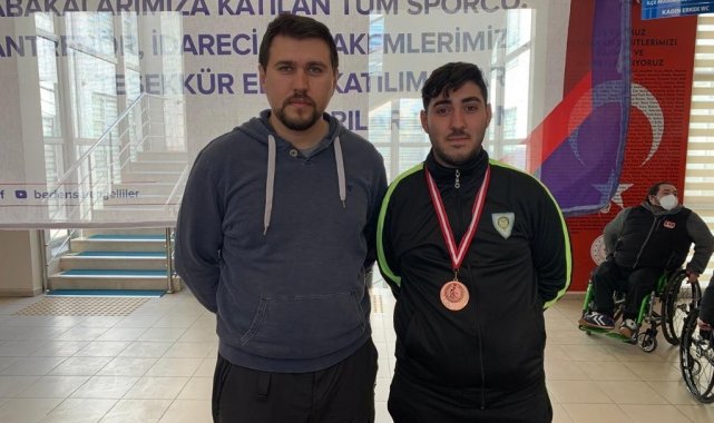 Manisalı Samet Akça atıcılıkta Türkiye 3'üncüsü oldu