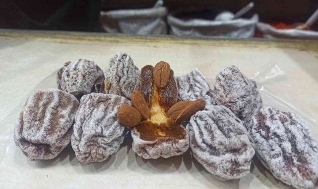 Maraş hurmasının kilosu 80 liradan satılıyor