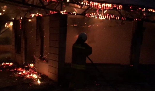 Mardin&#039;de alevlere teslim kafe, 2 saat sonra söndürüldü