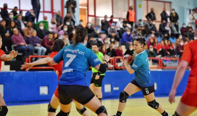 Mavi Kelebekler evinde kazandı