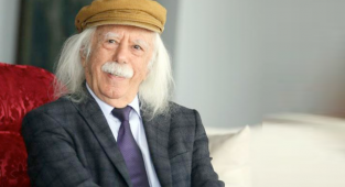 Meğer 3 Çocuğu Varmış !