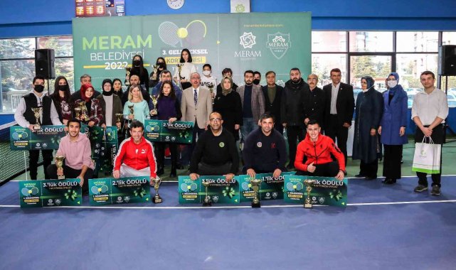 Meram 3. Kort Tenis Kış Turnuvası'nda şampiyonlar belli oldu