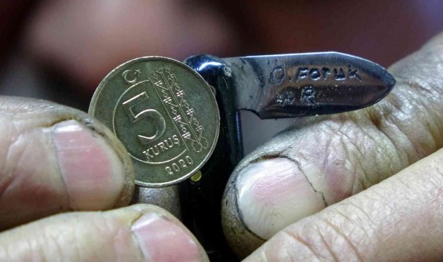 Mercek altında çalışıyor, mini bıçaklar yoğun ilgi görüyor