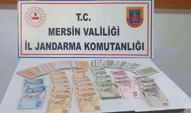 Mersin'de kahvehaneye kumar operasyonu: 9 gözaltı