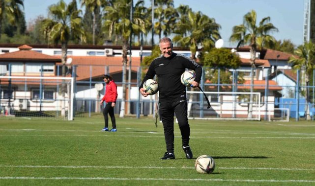 Mesut Bakkal; "Taraftarlarımızı takıma destek vermeye çağırıyorum"
