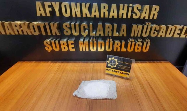 Metamfetaminle yakalanan 2 kişi tutuklandı