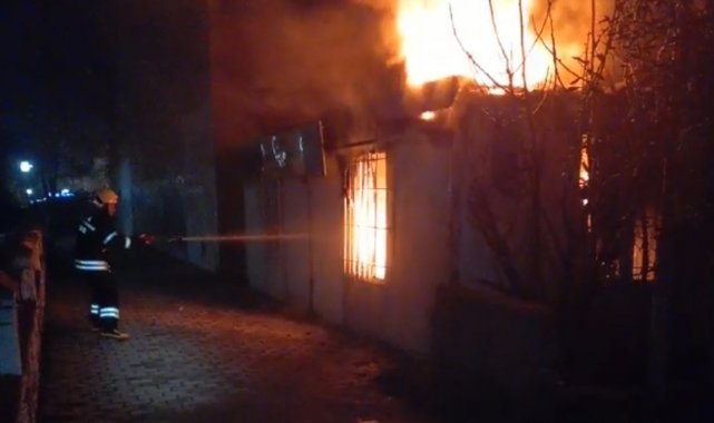 Milas Gençlikspor Kulübü'nde çıkan yangında maddi hasar meydana geldi