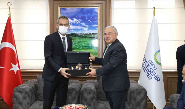 Milli Eğitim Bakanı Özer'den, Başkan Güler'e teşekkür