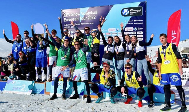 Milli takımda yer alan Nilüferli Sanem takdir topladı