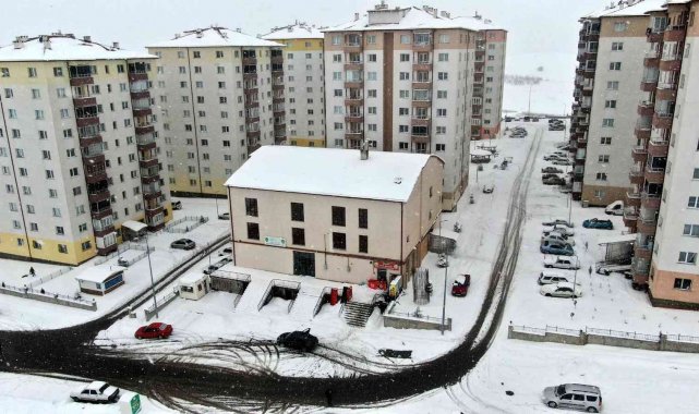 Minaresiz cami minaresine kavuşuyor, cemaat mutlu