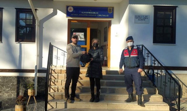 Minibüsü yanan, aracı soyulan seyyar satıcıdan örnek davranış