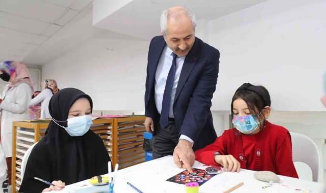 Minikler Karne Şenliği'nde eğleniyor